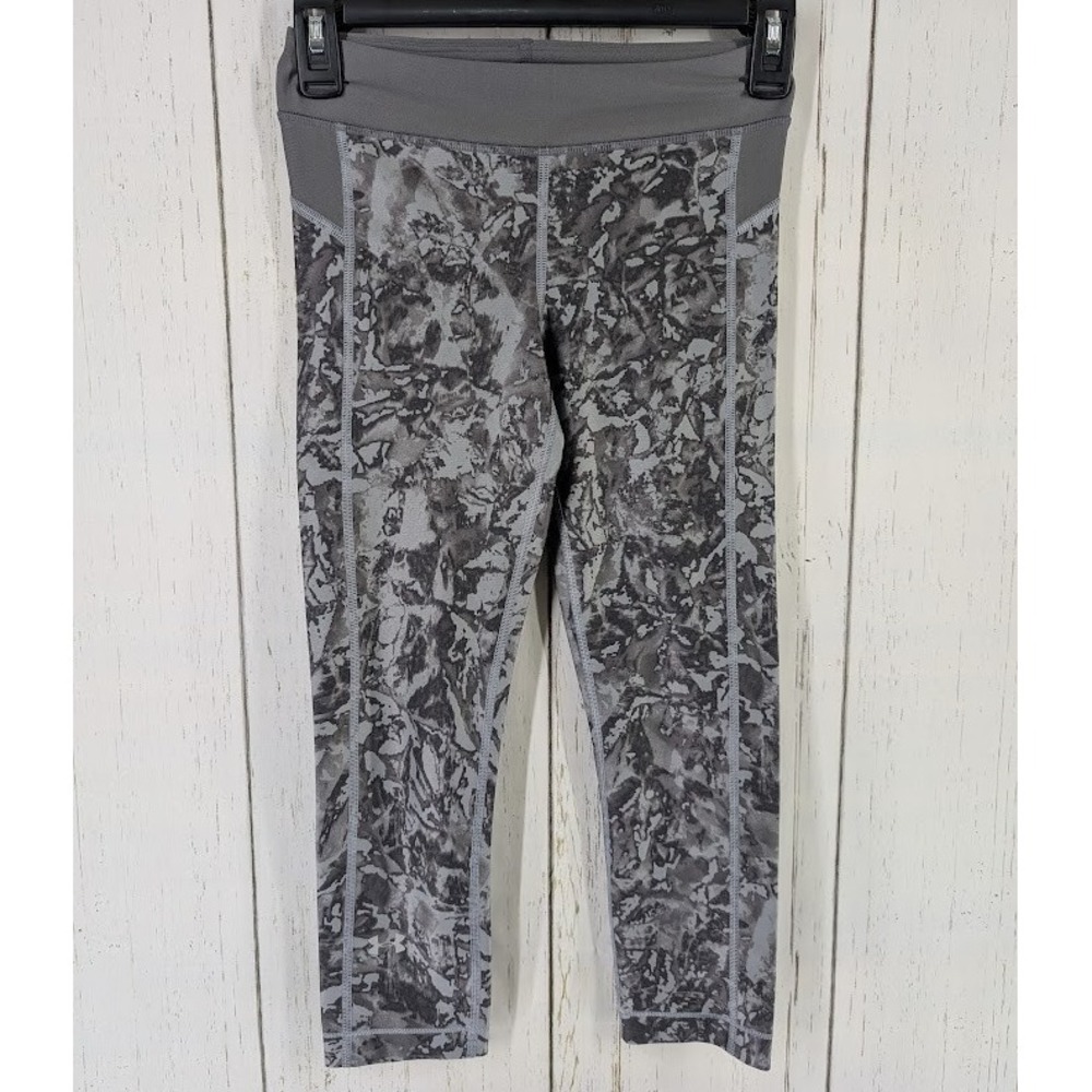 Under Armour‎ Size XS Heatgear Gray Pattern Crop Active Gym Leggings
